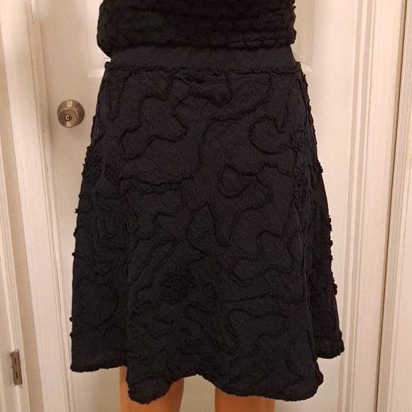 Max Studio Black Mini Skirt with Raised Floral Textured Design. Small - Picture 4 of 6